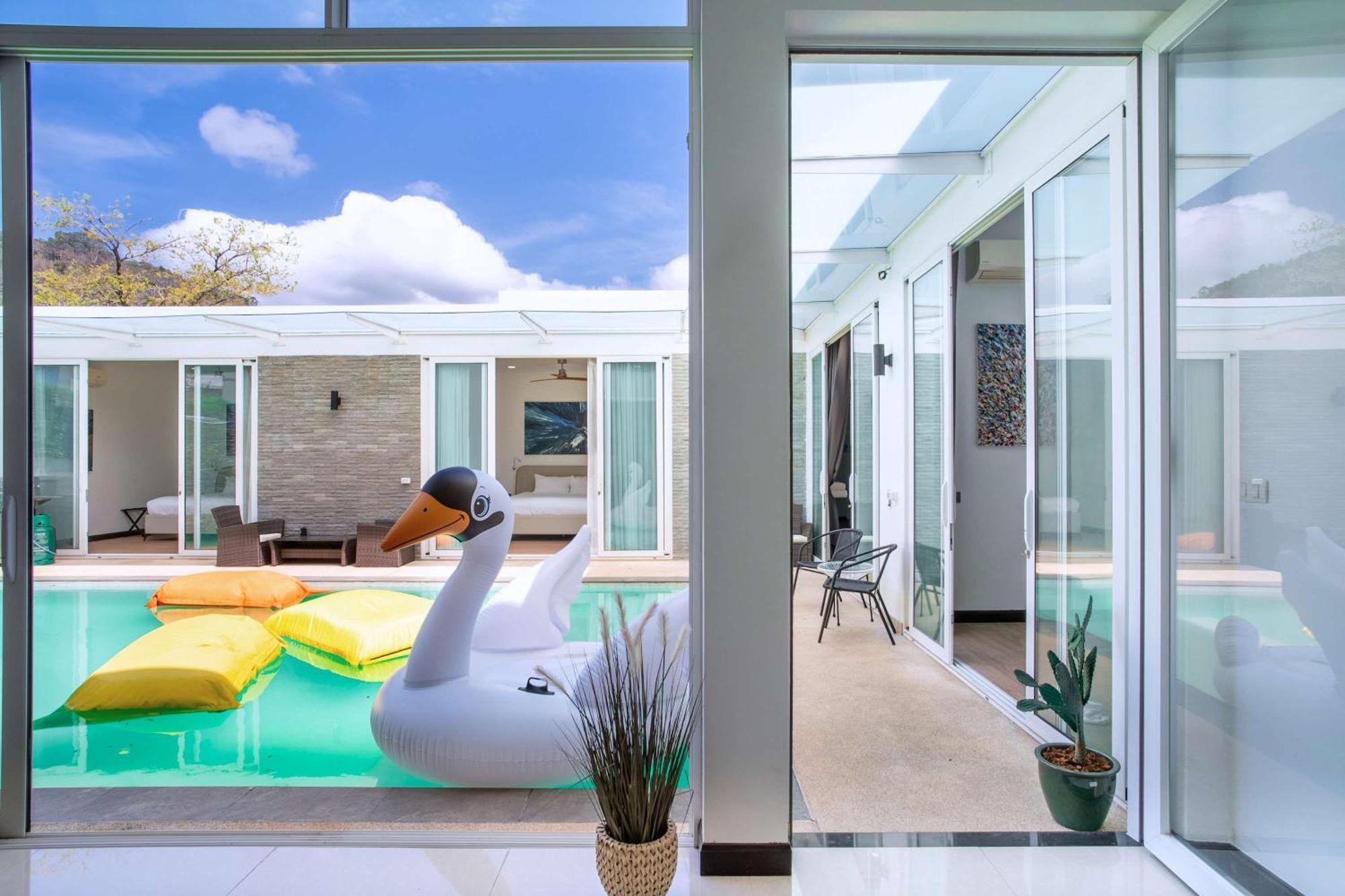 Villa Sky - Luxury 4Br Getaway In Phuket Ban Kata Bagian luar foto