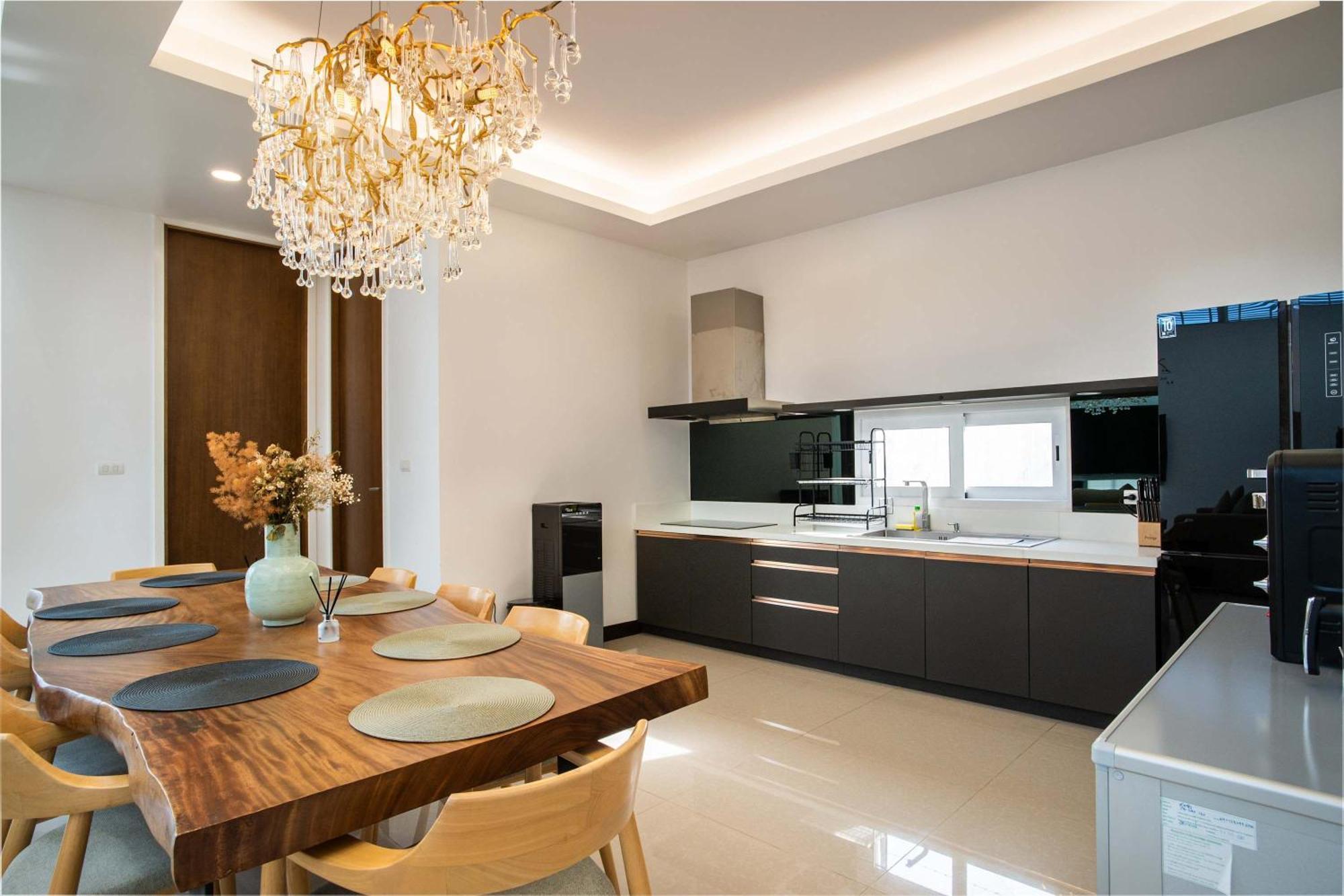 Villa Sky - Luxury 4Br Getaway In Phuket Ban Kata Bagian luar foto