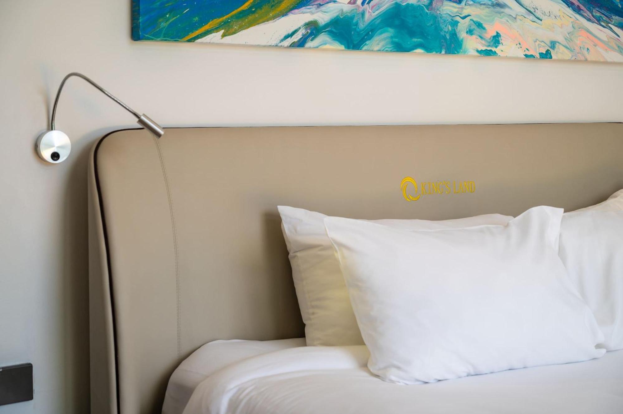 Villa Sky - Luxury 4Br Getaway In Phuket Ban Kata Bagian luar foto