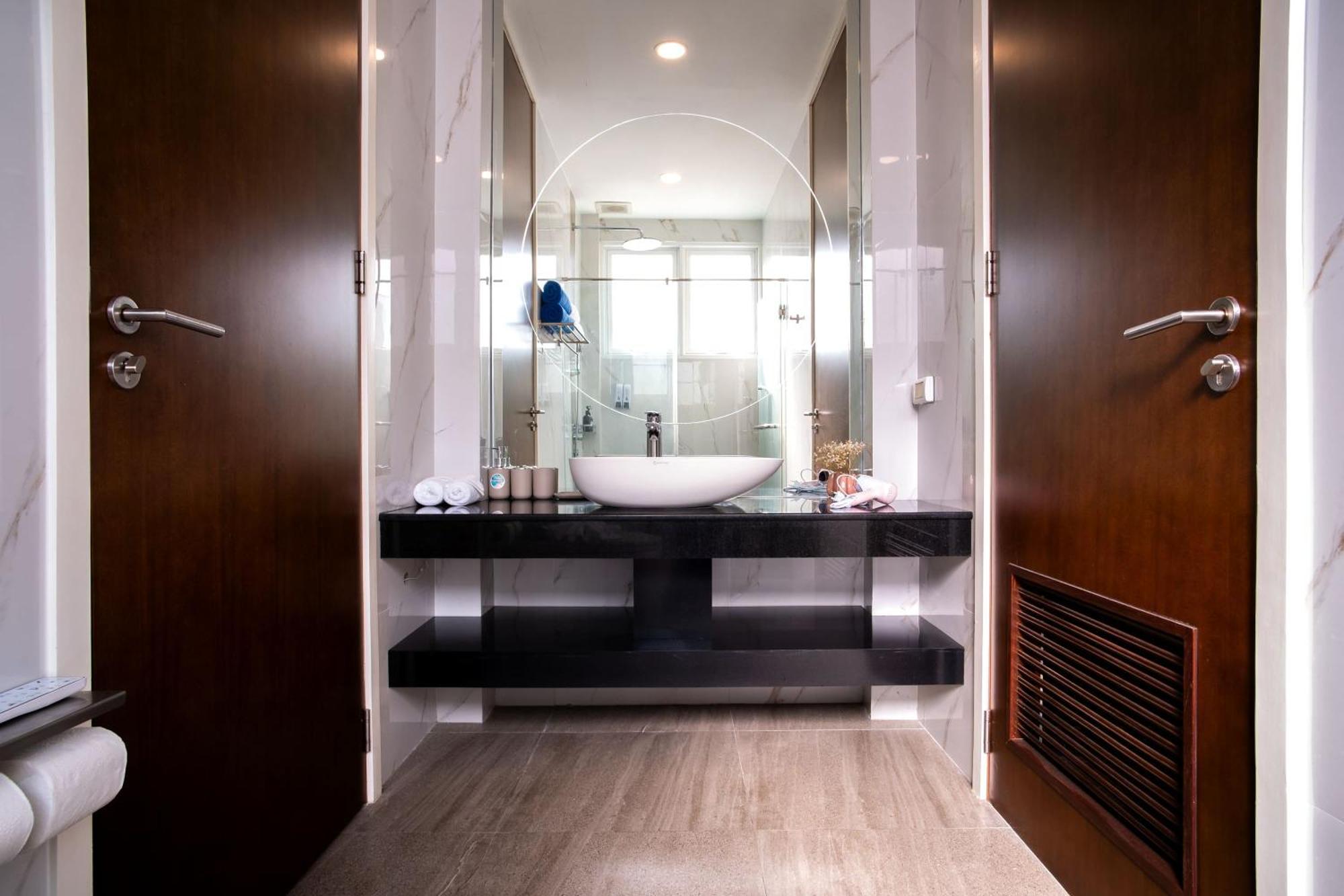 Villa Sky - Luxury 4Br Getaway In Phuket Ban Kata Bagian luar foto