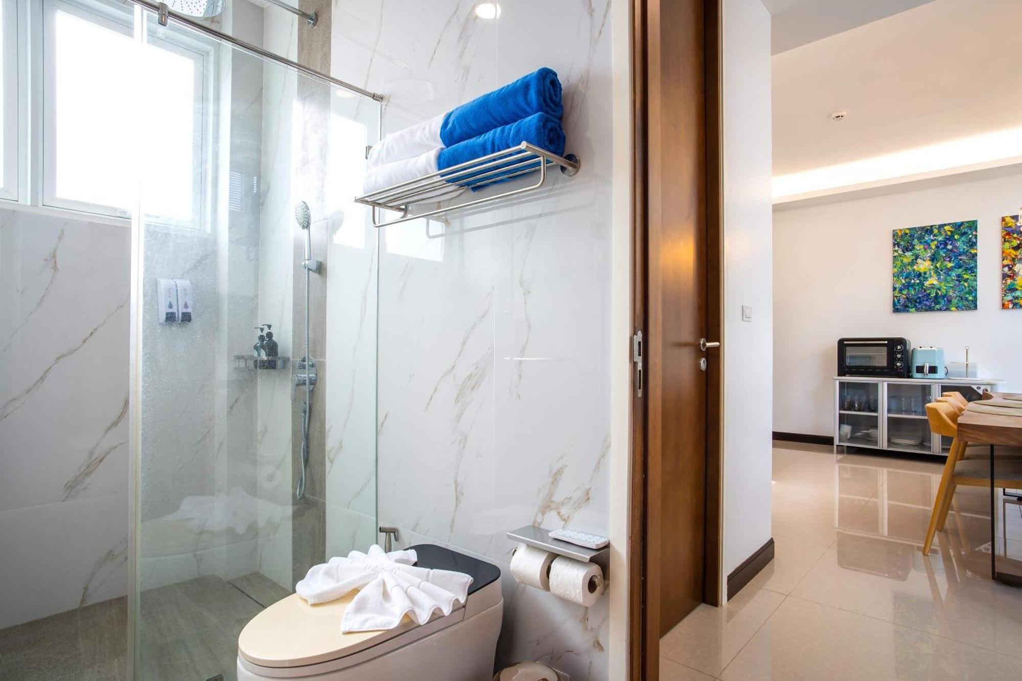Villa Sky - Luxury 4Br Getaway In Phuket Ban Kata Bagian luar foto