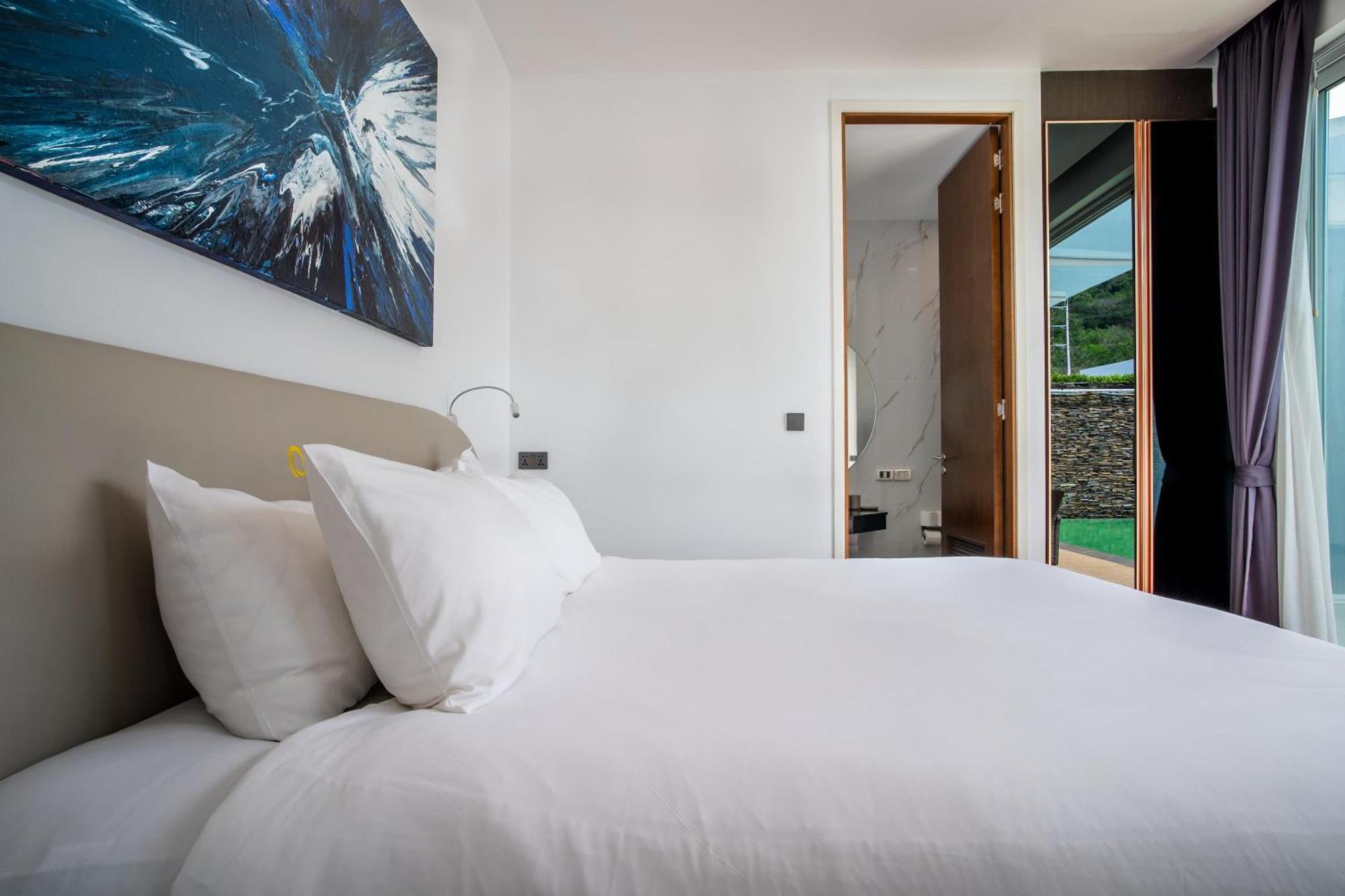 Villa Sky - Luxury 4Br Getaway In Phuket Ban Kata Bagian luar foto