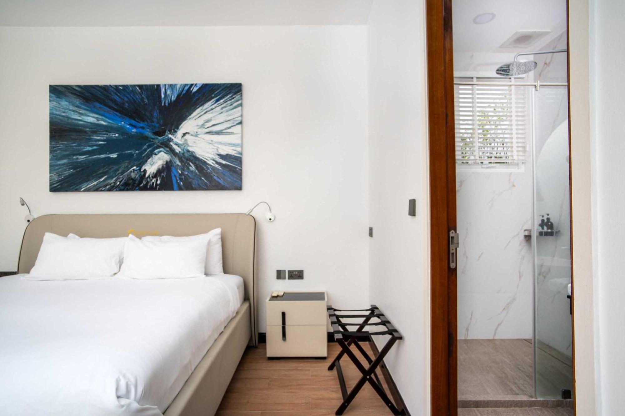 Villa Sky - Luxury 4Br Getaway In Phuket Ban Kata Bagian luar foto