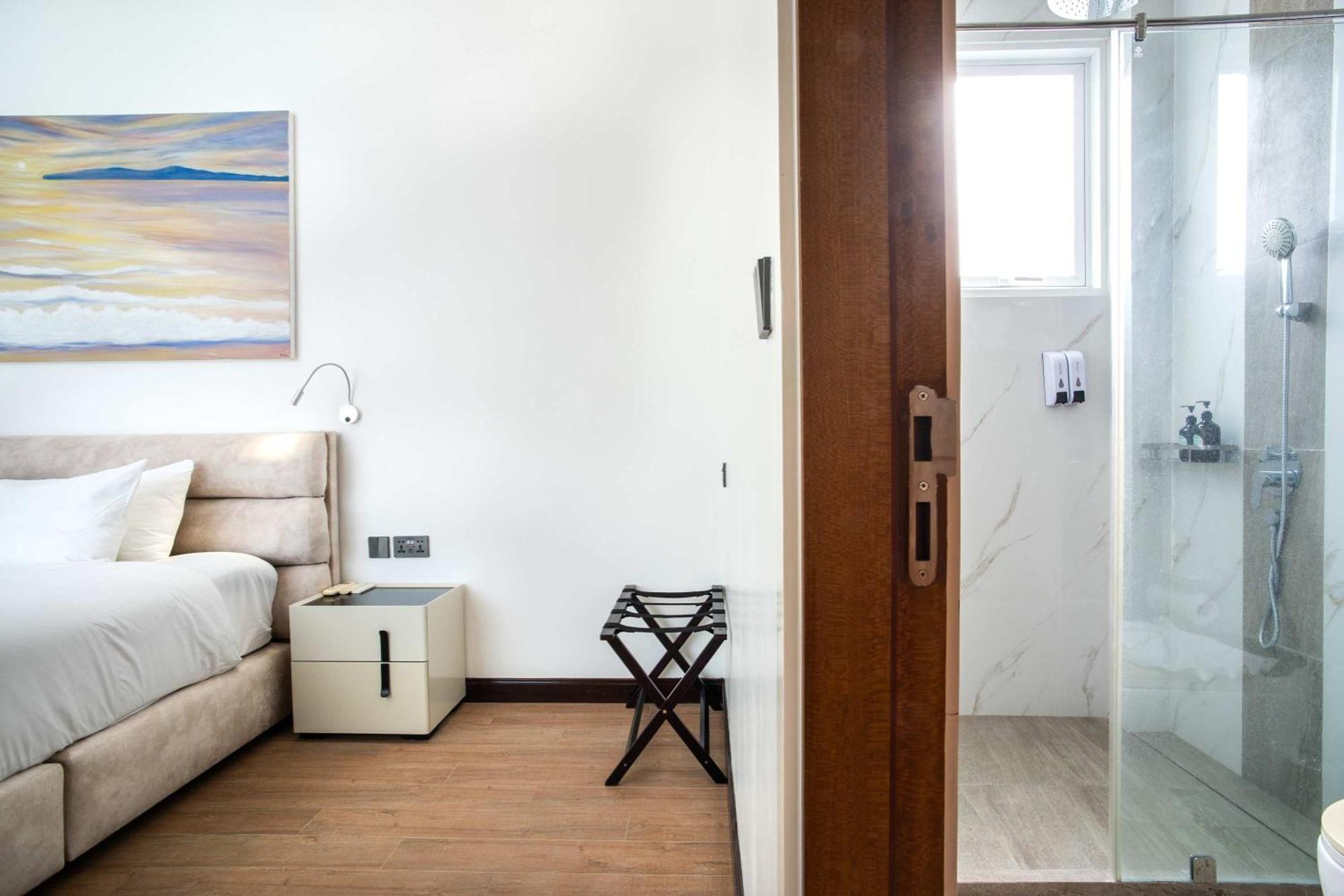 Villa Sky - Luxury 4Br Getaway In Phuket Ban Kata Bagian luar foto